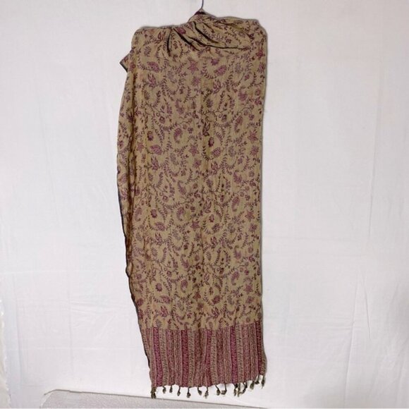 5/$25 Vintage Burgundy Tan Paisley Wrap Scarf With Fringe - Picture 3 of 13